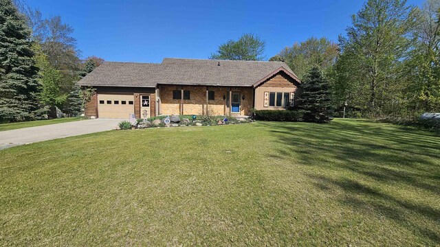 8764 Saunders Rd, Sterling, MI 48659