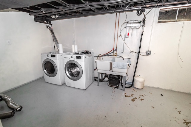 789 W Castle Rd, Fostoria, MI 48435 - washroom with washer and dryer