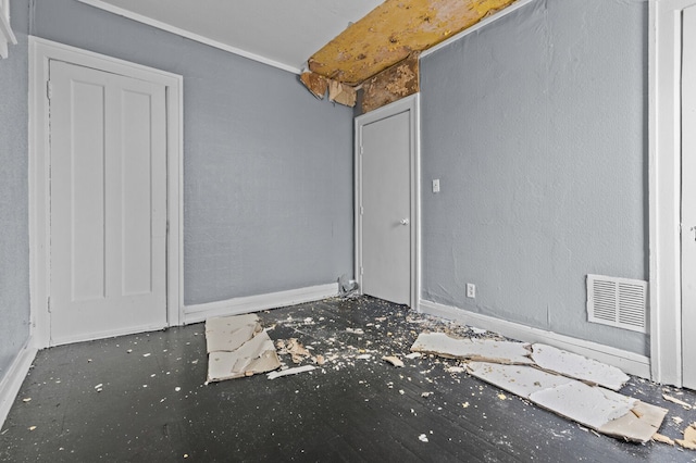 3779 Gladstone St, Detroit, MI 48206 - empty room with baseboards