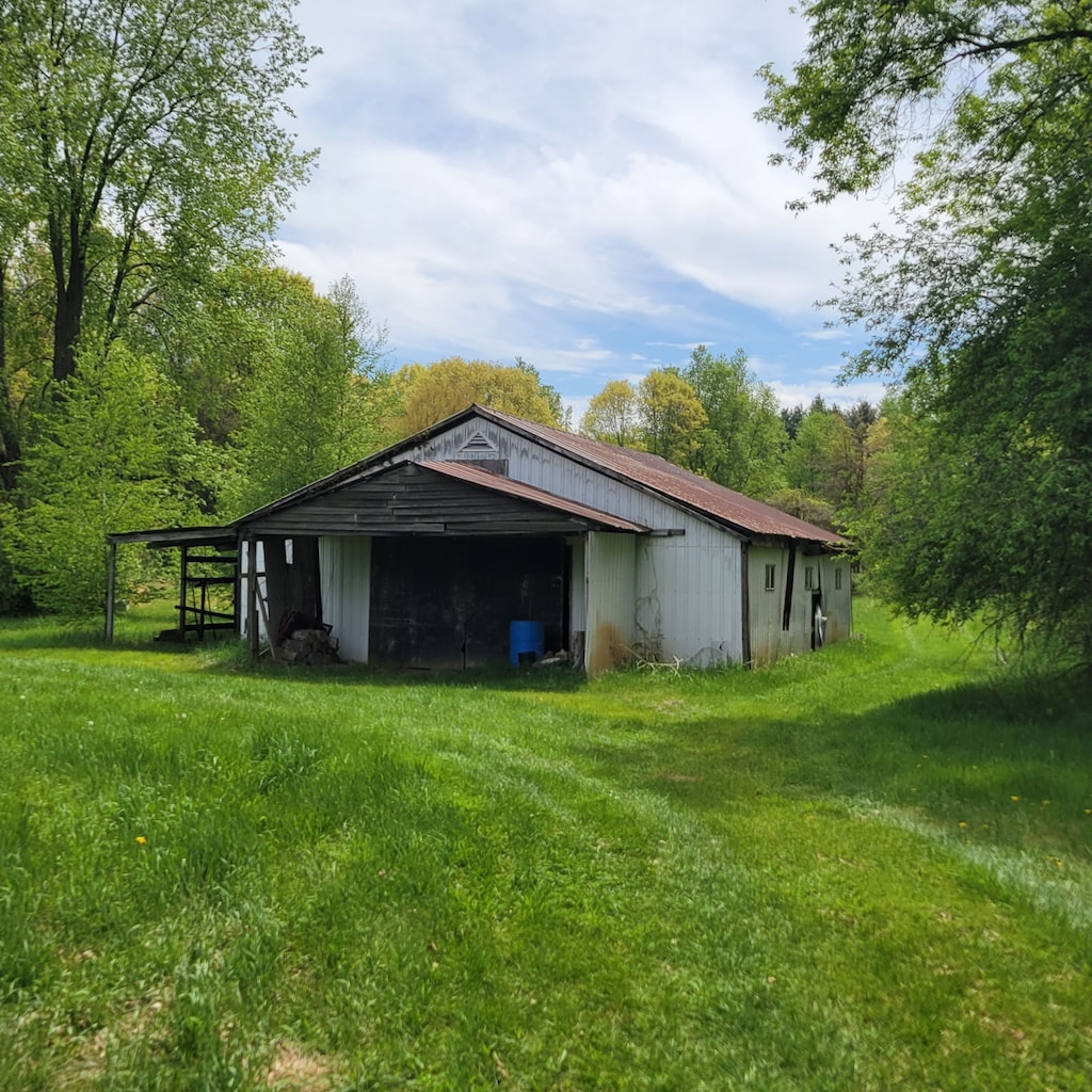 400 E Schafer Rd, Pinckney, MI 48169 - view of pole building