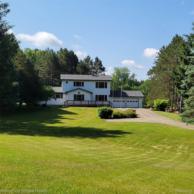 400 E Schafer Rd, Pinckney, MI 48169 - view of front of home featuring a front lawn and driveway