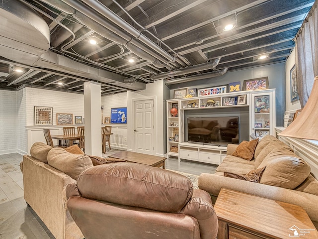 469 Corinth Cir, Dundee, MI 48131 - living area featuring wood finished floors