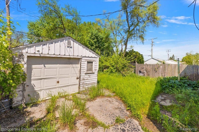 19479 Helen St, Detroit, MI 48234 - view of detached garage