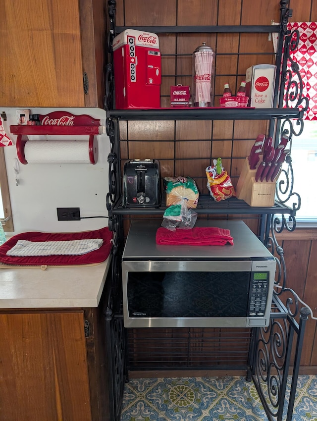 5268 S Arrowhead Trl, Baldwin, MI 49304 - detailed view of stainless steel microwave