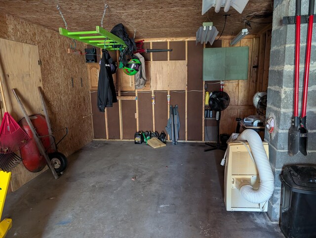 5268 S Arrowhead Trl, Baldwin, MI 49304 - view of garage