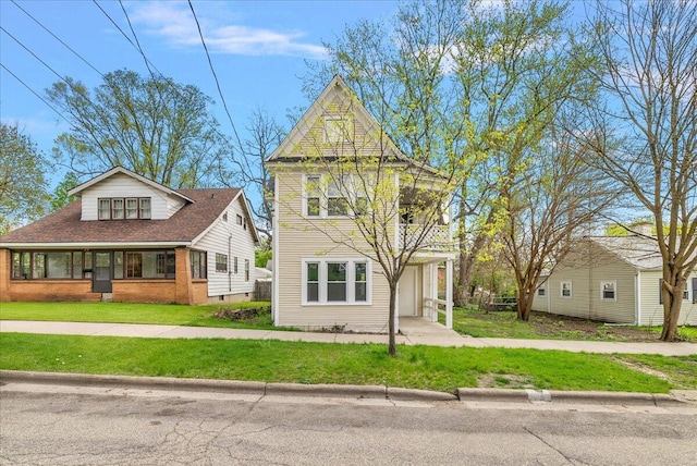 470 Houseman Ave NE, Grand Rapids, MI 49503 - view of front of property featuring a front yard