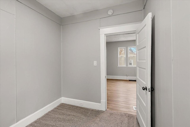 470 Houseman Ave NE, Grand Rapids, MI 49503 - carpeted spare room with baseboards and a smoke detector