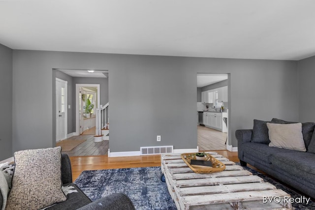 2200 Rosewood St, Jenison, MI 49428 - photo 6