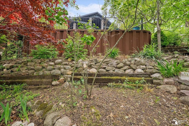 2307 Tecumseh Dr, Brooklyn, MI 49230 - view of yard featuring fence