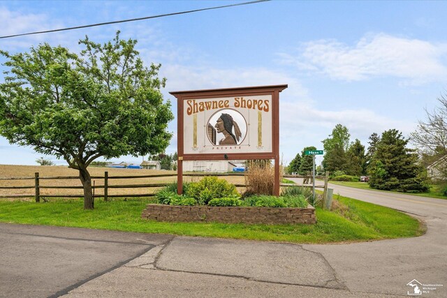 2307 Tecumseh Dr, Brooklyn, MI 49230 - community / neighborhood sign featuring fence
