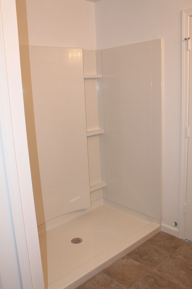 58192 Kincaid St, New Haven, MI 48048 - full bath with a shower stall