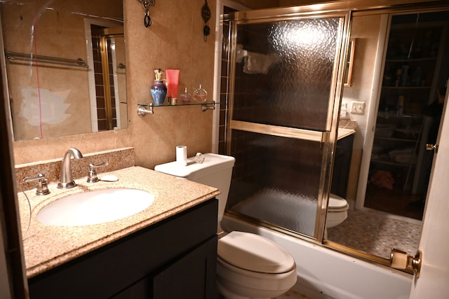 17620 Rudgate St, Southgate, MI 48195 - full bathroom with toilet and vanity