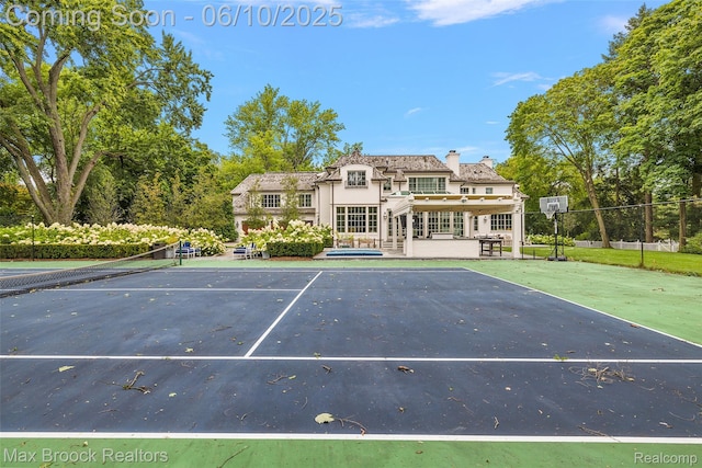 1475 Tottenham Rd, Bloomfield Hills, MI 48301 - view of tennis court featuring community basketball court