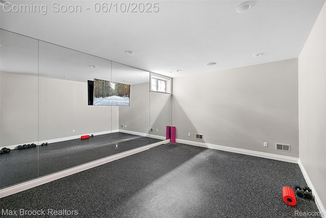 1475 Tottenham Rd, Bloomfield Hills, MI 48301 - unfurnished room with baseboards and recessed lighting