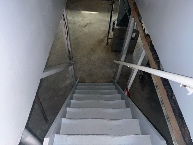 1688 S Ethel St, Detroit, MI 48217 - view of stairway