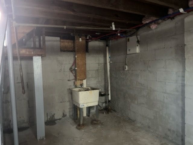 1688 S Ethel St, Detroit, MI 48217 - unfinished basement with a sink