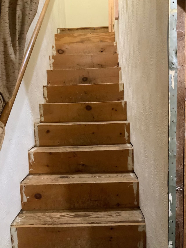 1483 W Bear Lake Rd NE, Kalkaska, MI 49646 - view of stairway