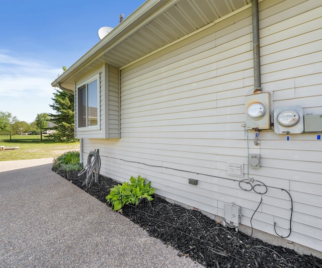 11589 Owosso Rd, Fowlerville, MI 48836 - view of side of property
