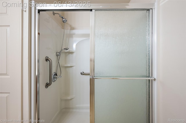 634 Eastway Cir Unit # 20, Lapeer, MI 48446 - bathroom with a stall shower