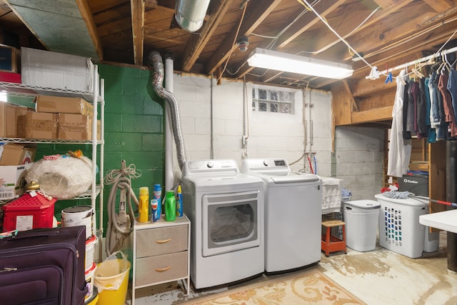 2270 23rd St, Wyandotte, MI 48192 - laundry room with separate washer and dryer