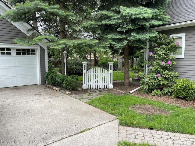 45647 Cass Ave, Utica, MI 48317 - photo 3