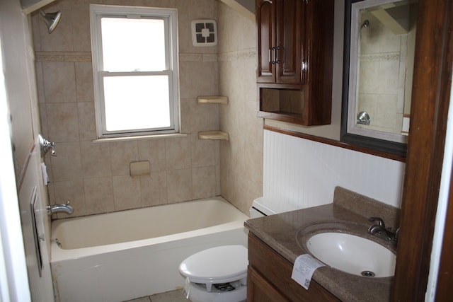 1093 Ford Blvd, Lincoln Park, MI 48146 - full bath with toilet, vanity, and shower / bathtub combination
