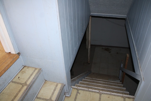 1093 Ford Blvd, Lincoln Park, MI 48146 - view of stairway