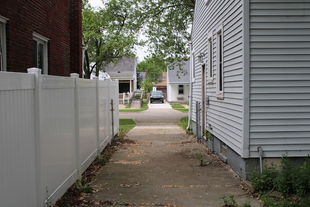 1093 Ford Blvd, Lincoln Park, MI 48146 - view of side of home