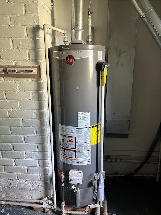 20711 Gaukler St, Saint Clair Shores, MI 48080 - utilities featuring water heater