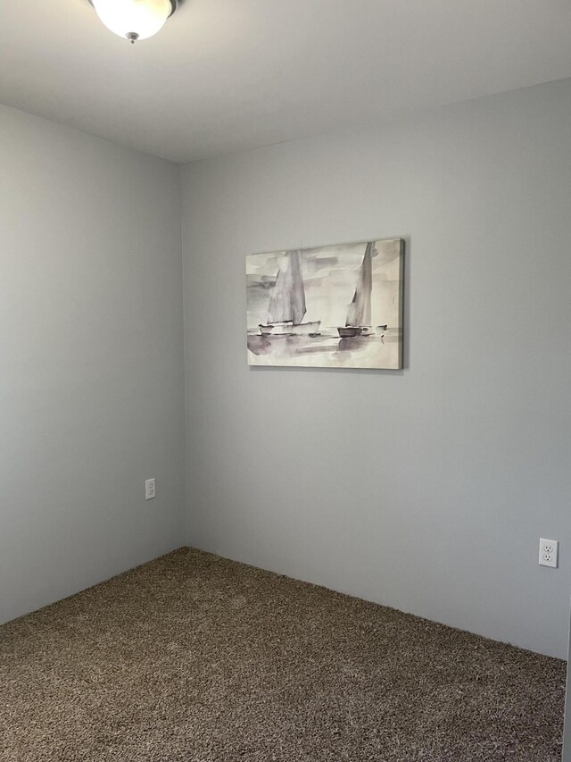 8841 Auburn St, Detroit, MI 48228 - view of carpeted empty room