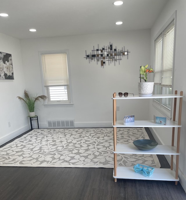 8841 Auburn St, Detroit, MI 48228 - interior space featuring wood finished floors, baseboards, and recessed lighting