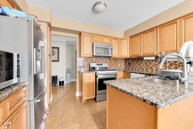38342 Sleigh Dr, Sterling Heights, MI 48310 - kitchen with appliances with stainless steel finishes, a sink, backsplash, light brown cabinets, and crown molding