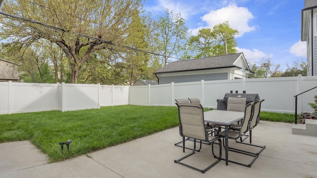 view of patio with outdoor dining space