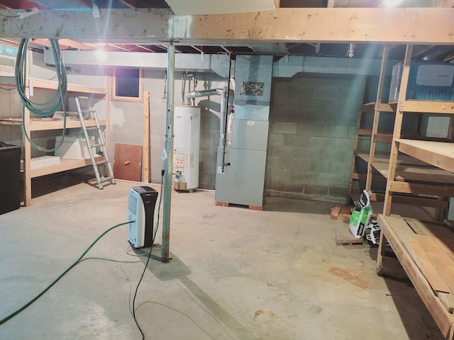 1082 Morris Rd, Lapeer, MI 48446 - unfinished below grade area featuring gas water heater