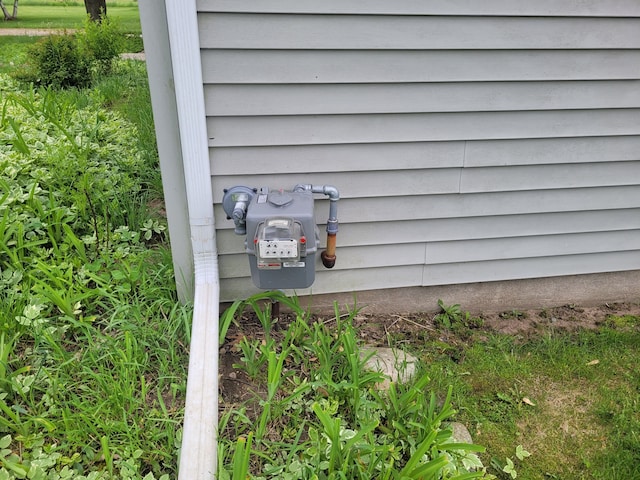 1082 Morris Rd, Lapeer, MI 48446 - exterior view of gas meter