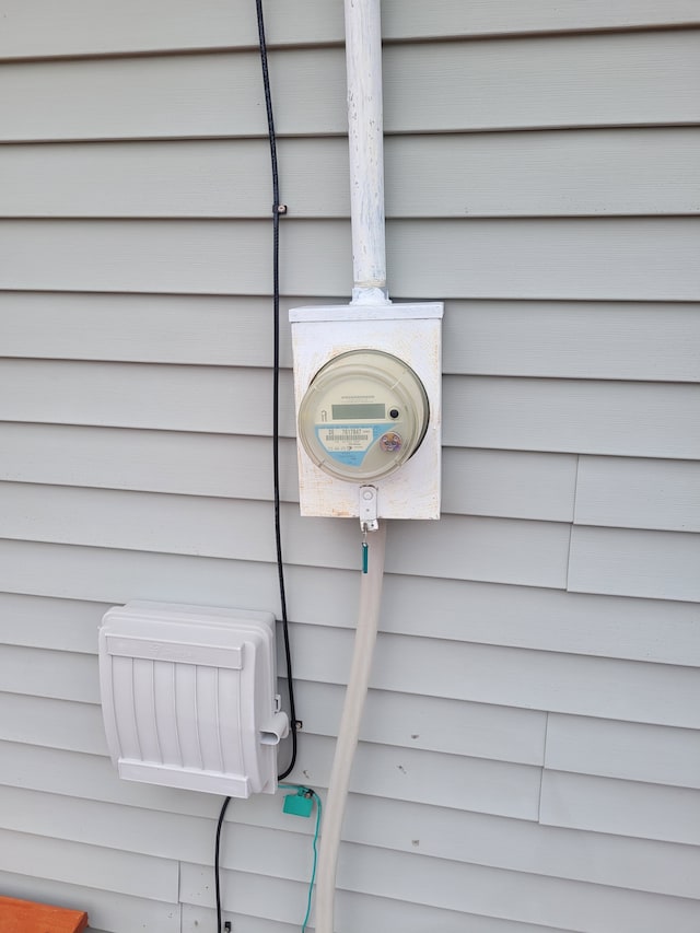 1082 Morris Rd, Lapeer, MI 48446 - exterior view of electric meter