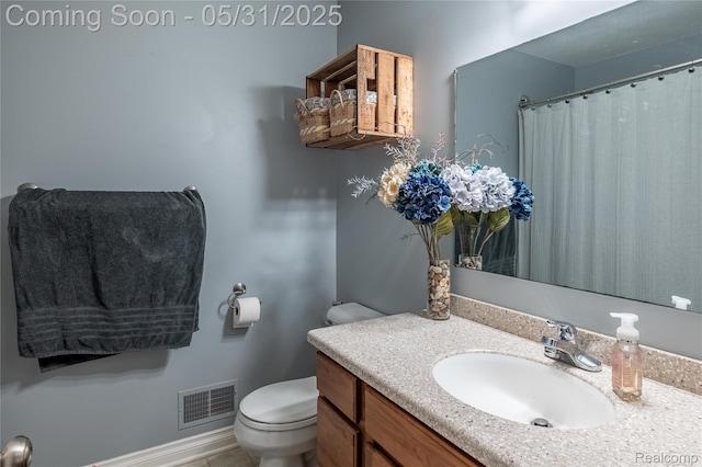 7457 Ore Lake Rd, Brighton, MI 48116 - full bath featuring toilet, vanity, a shower with shower curtain, and baseboards