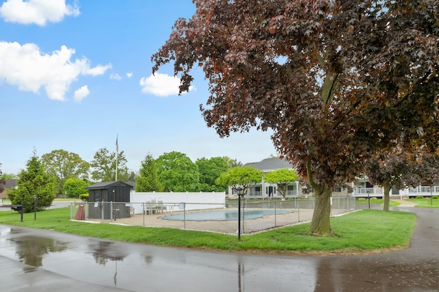 35980 Ann Arbor Trl, Livonia, MI 48150 - view of community featuring a pool