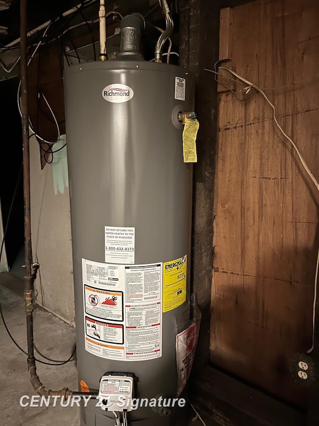 2222 Stone St, Saginaw, MI 48602 - utility room with gas water heater