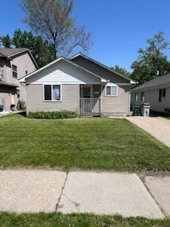 138 W Maxlow Ave, Hazel Park, MI 48030 - view of front facade featuring a front yard