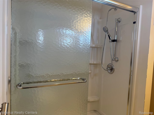 3052 Rivers Edge Dr, Wayne, MI 48184 - full bath with a shower stall