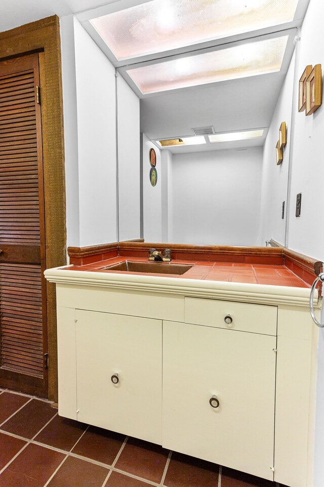 bathroom with vanity