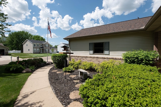 906 Village Dr, Davison, MI 48423 - view of grassy yard