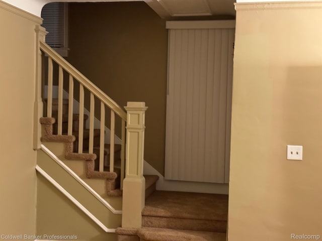 2474 Atkinson St, Detroit, MI 48206 - view of staircase