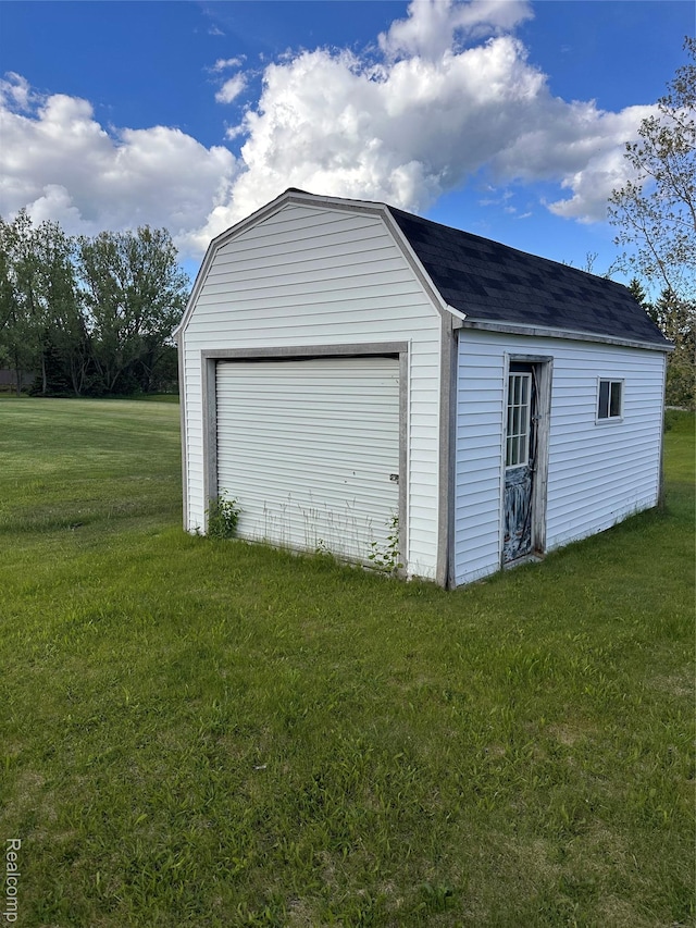 790 Vivian Ln, Oxford, MI 48371 - view of detached garage