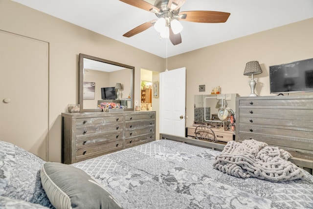 bedroom featuring ceiling fan