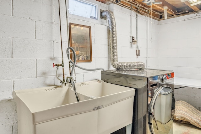 laundry room featuring washer / dryer