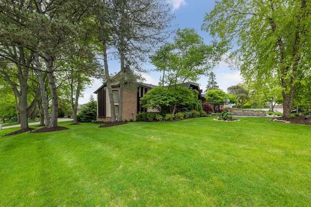 4749 Tara, West Bloomfield, MI 48323 - view of grassy yard