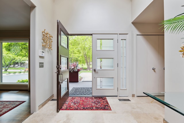 4749 Tara, West Bloomfield, MI 48323 - view of entrance foyer