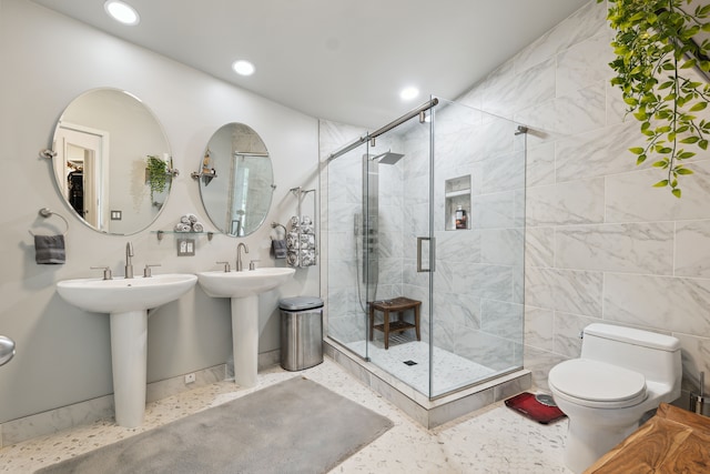 4749 Tara, West Bloomfield, MI 48323 - bathroom featuring a shower stall, recessed lighting, toilet, and a sink